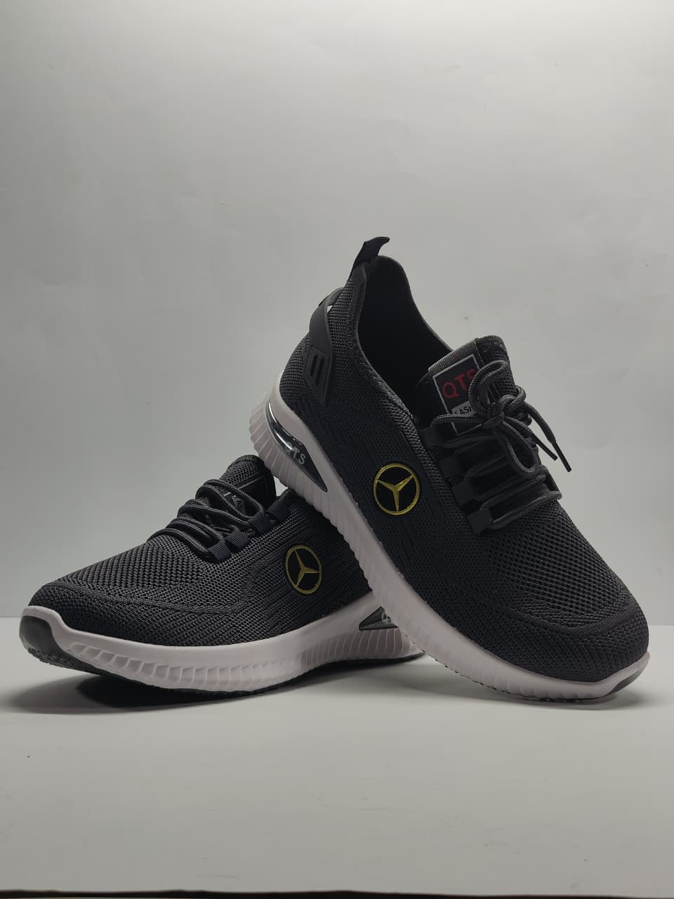 AR kicks Ultra Soft Sneakers