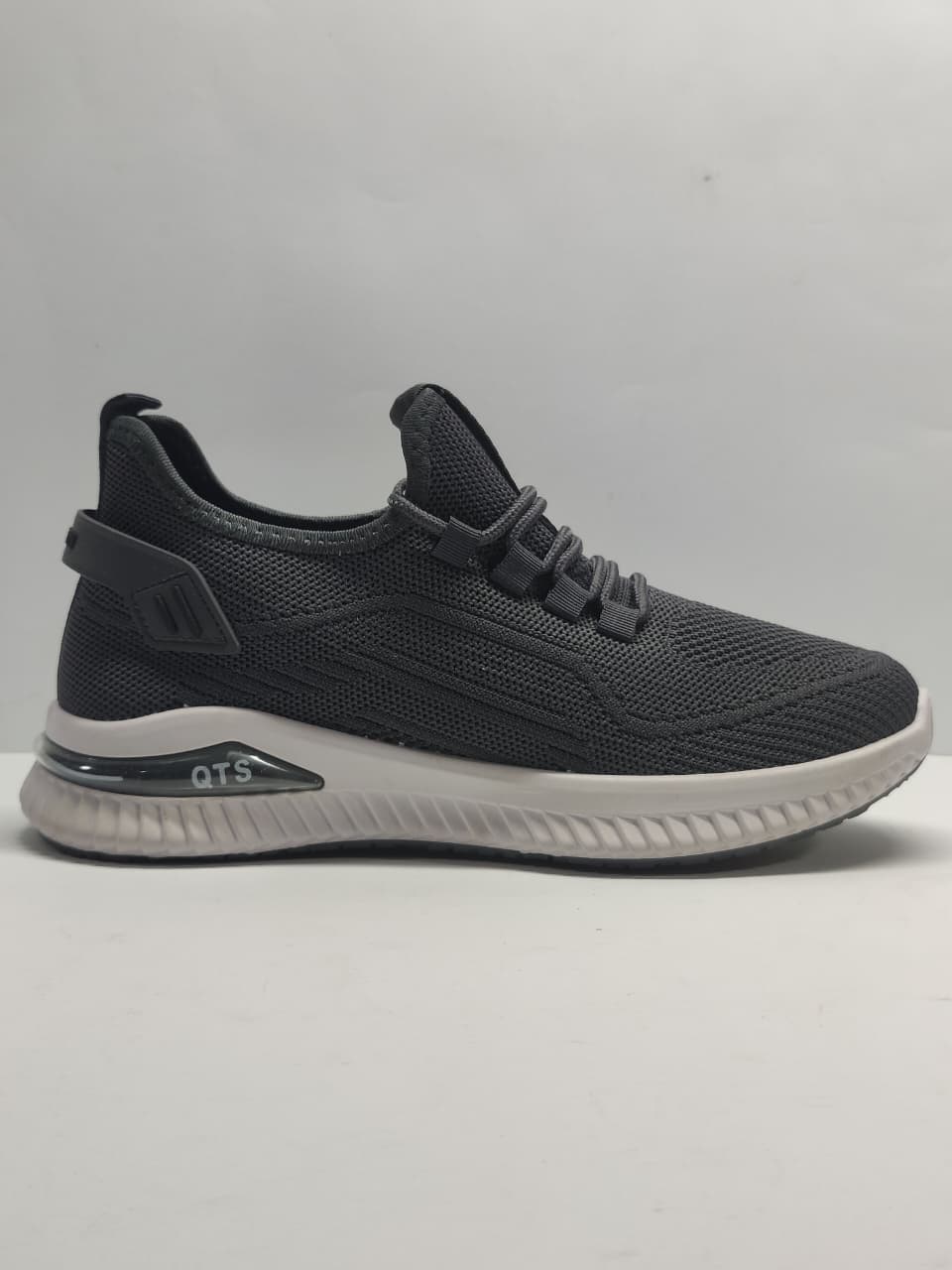 AR kicks Ultra Soft Sneakers