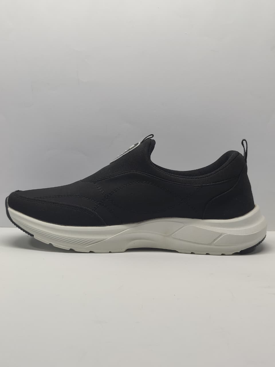 AR Kicks Comfort Flex Slip-On Sneakers (Black/White)