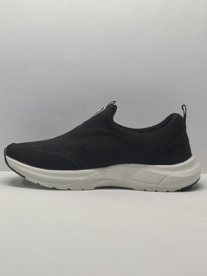 AR Kicks Comfort Flex Slip-On Sneakers (Black/White)