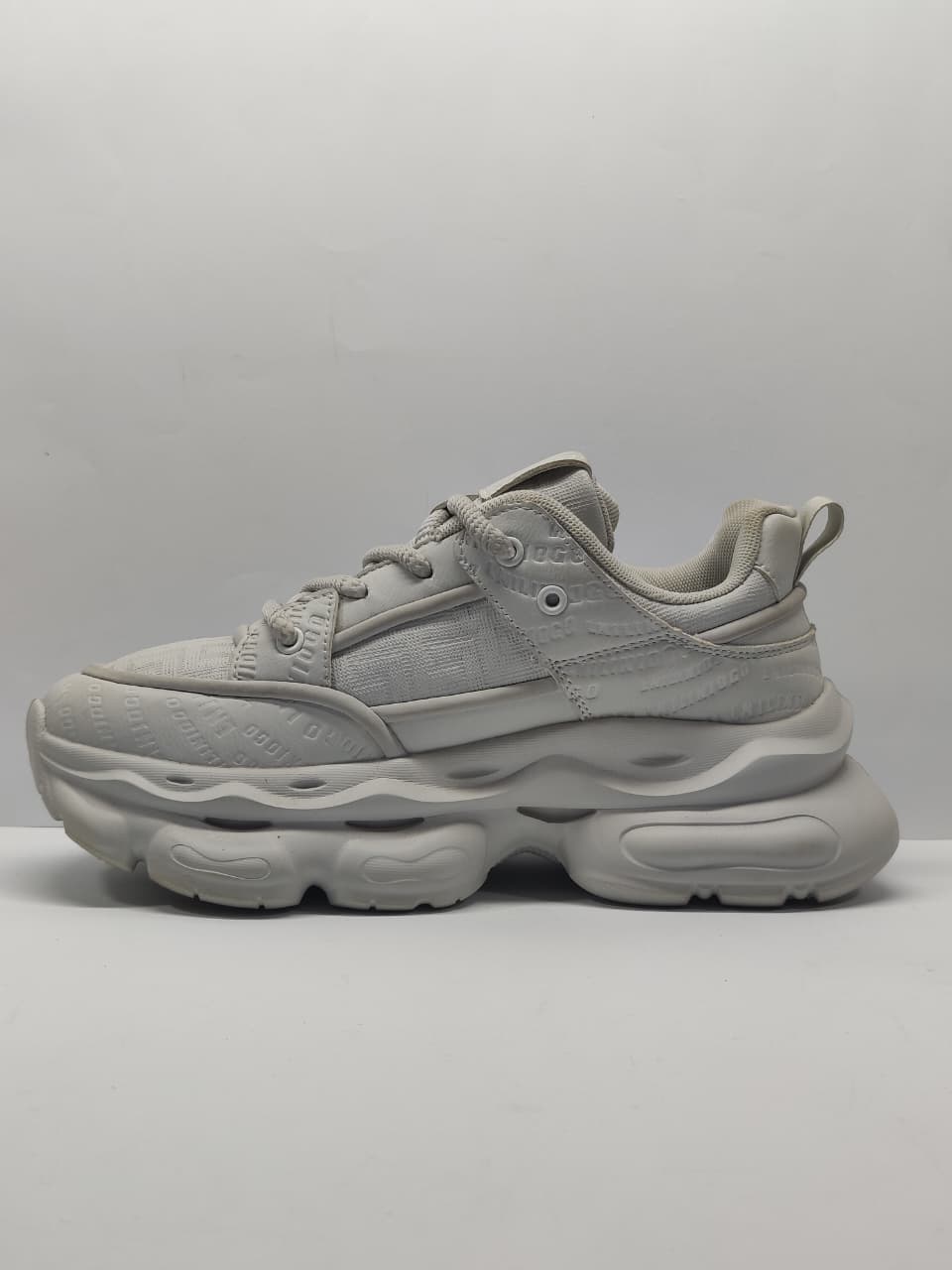 AR Kicks Chunky Sneakers (Off-White)