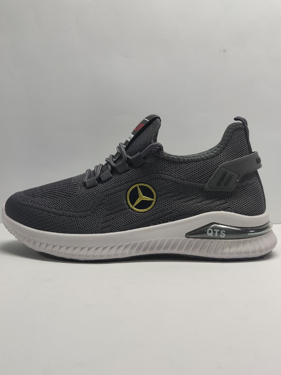 AR kicks Ultra Soft Sneakers